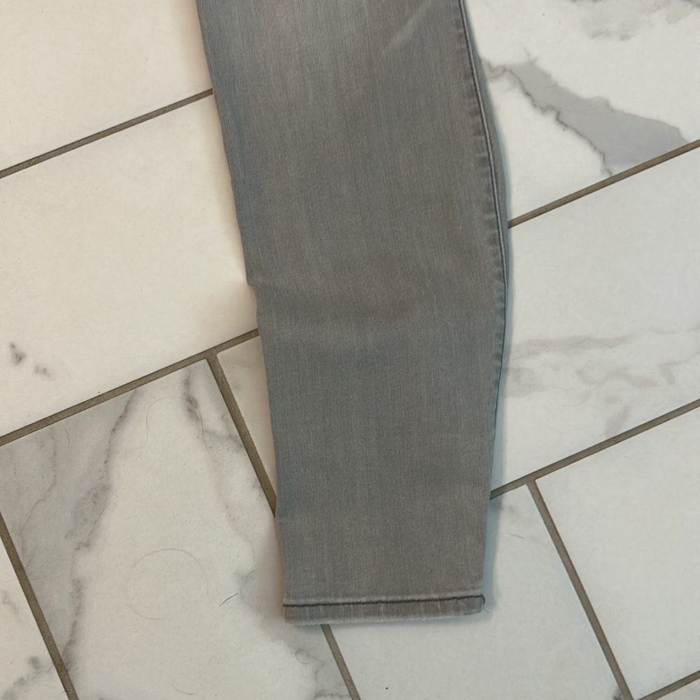 White House Black Market Light Gray Denim Leggings - Picture 3 of 7
